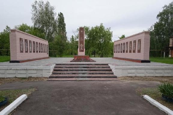 После вмешательства прокуратуры благоустроили памятник погибшим в годы Великой Отечественной войны